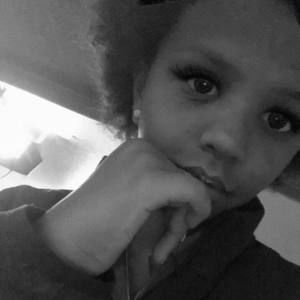 Meet your Posher, Tia